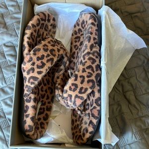 Leopard slip on